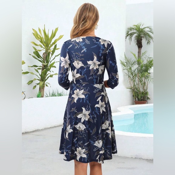 Surplice Neck Daisy Floral Wrap Tie Side Dress